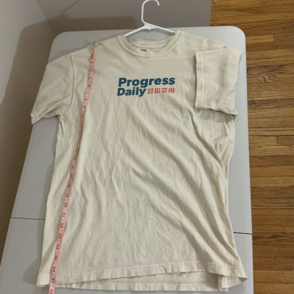 Progress Daily Graphic T-Shirt size M Yellow